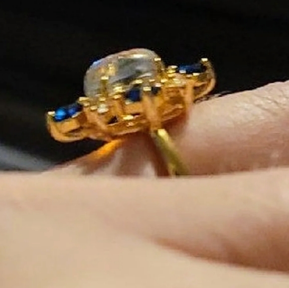 Ring - Picture 3 of 3